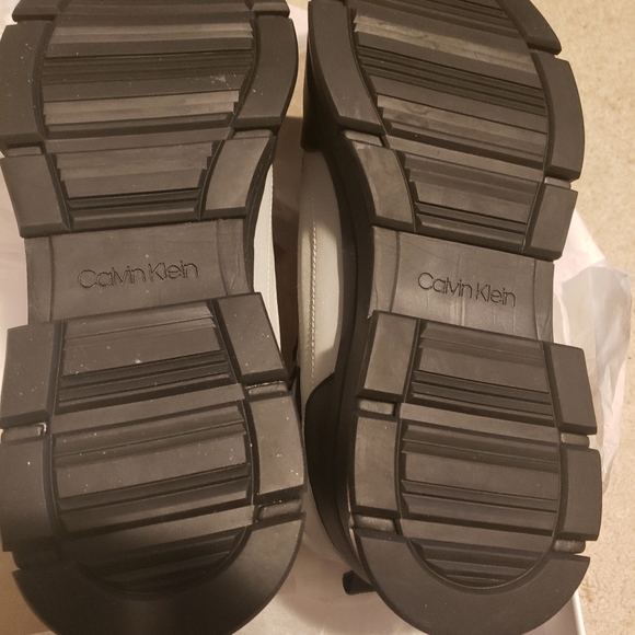 Boots - Picture 4 of 8